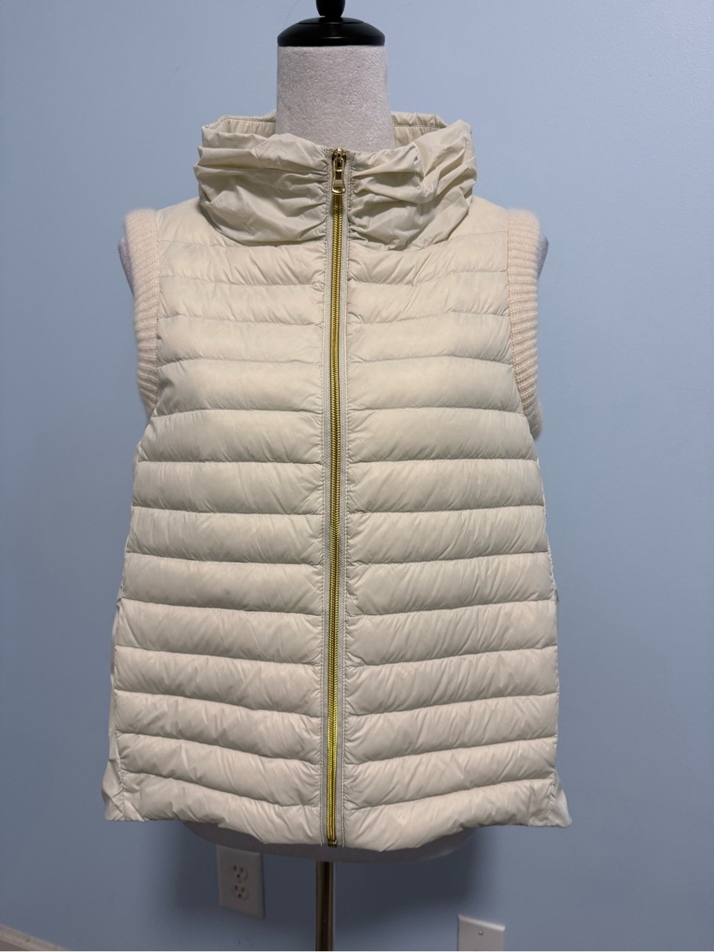 Cortland Park Women’s Size M Ivory Down Puffer Vest Cashmere Trim Gold Zip